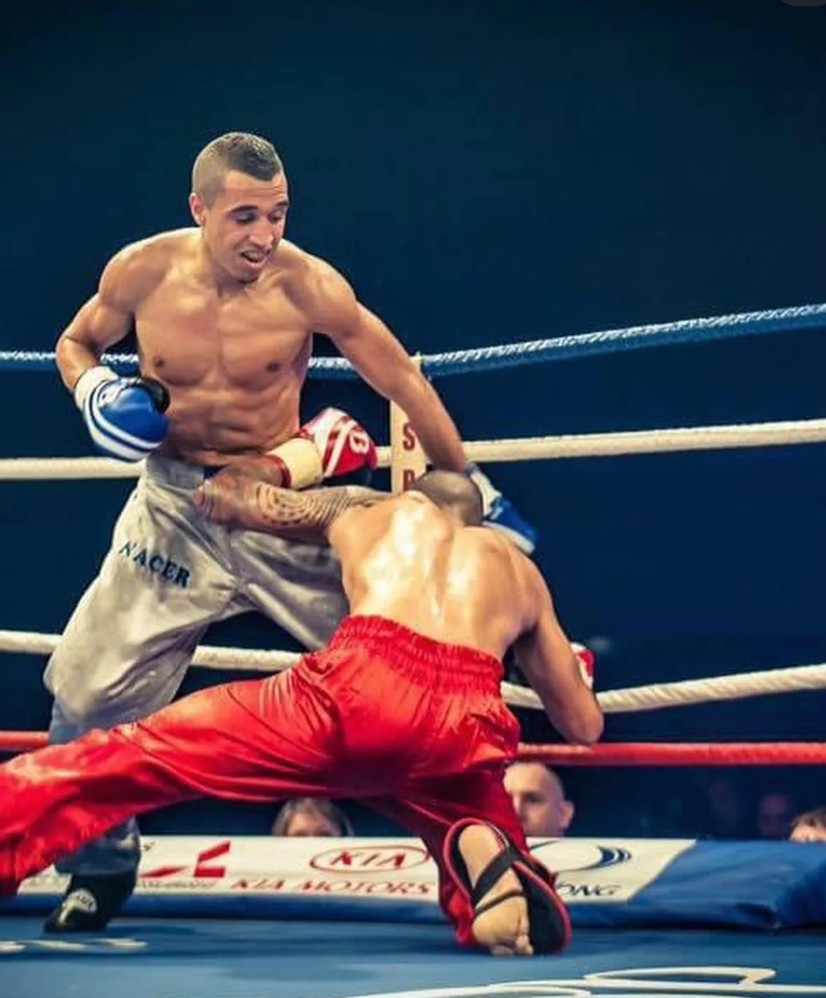 Nacer El Hailoufi en combat de Full-Contact