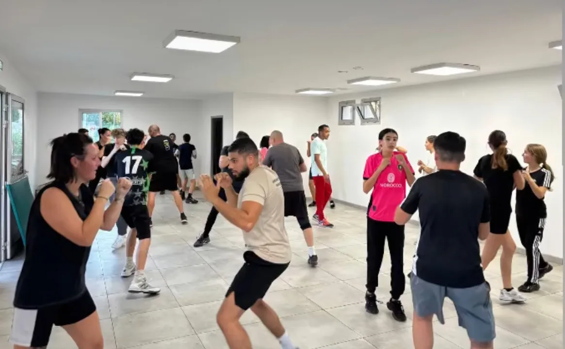 séance d'entraînement collective au Pignan Boxing Club
